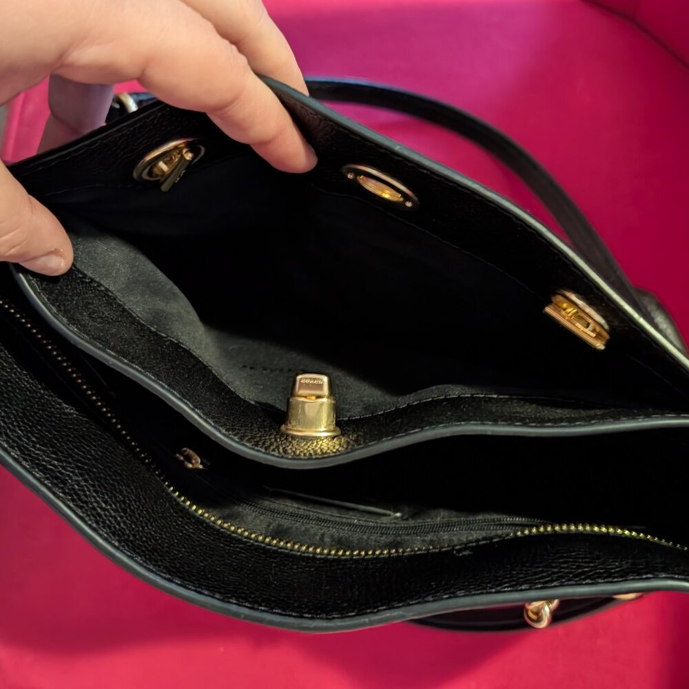 Coach purse - Picture 4 of 5